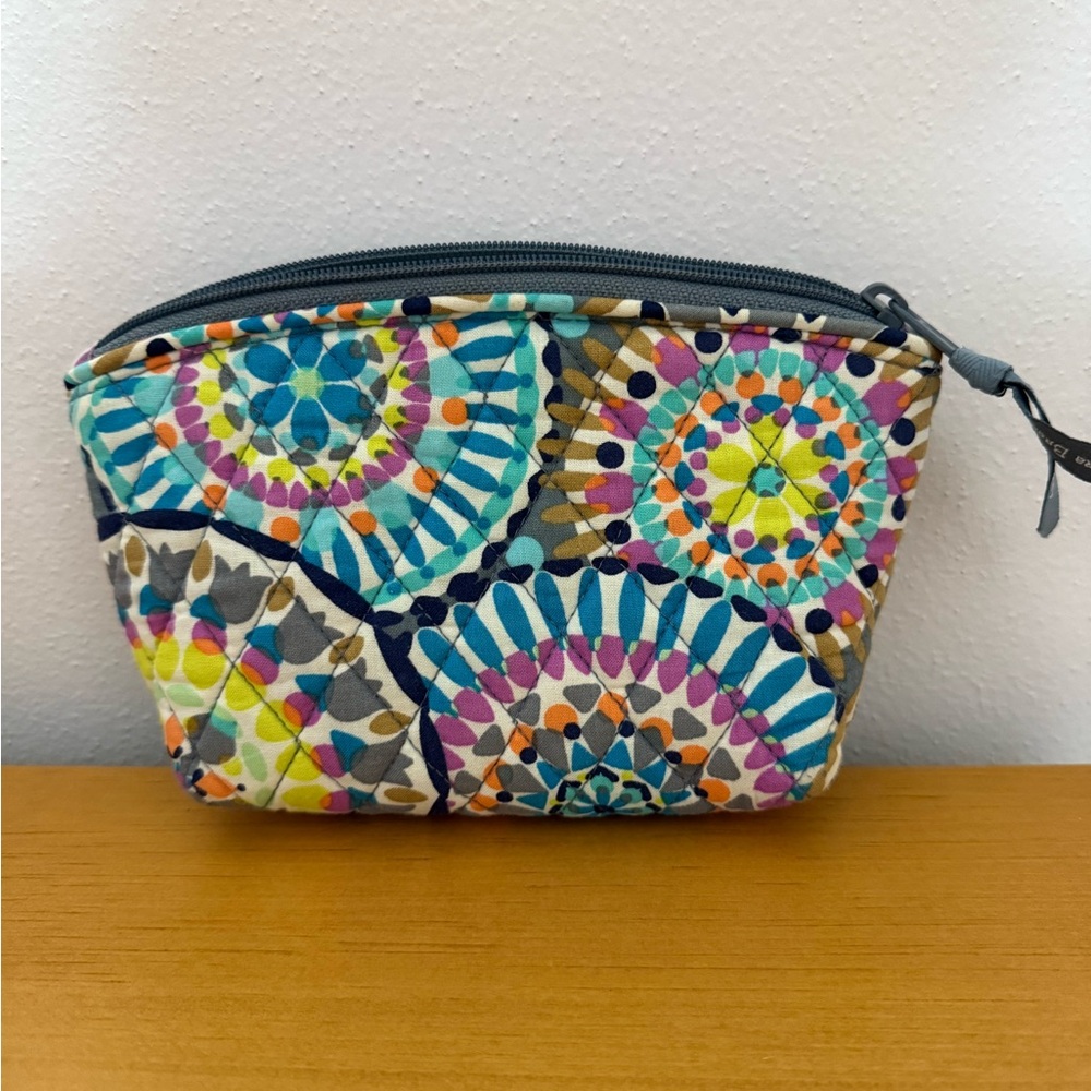 Vera Bradley Sunny Medallion pattern travel Makeup/Cosmetic Bag